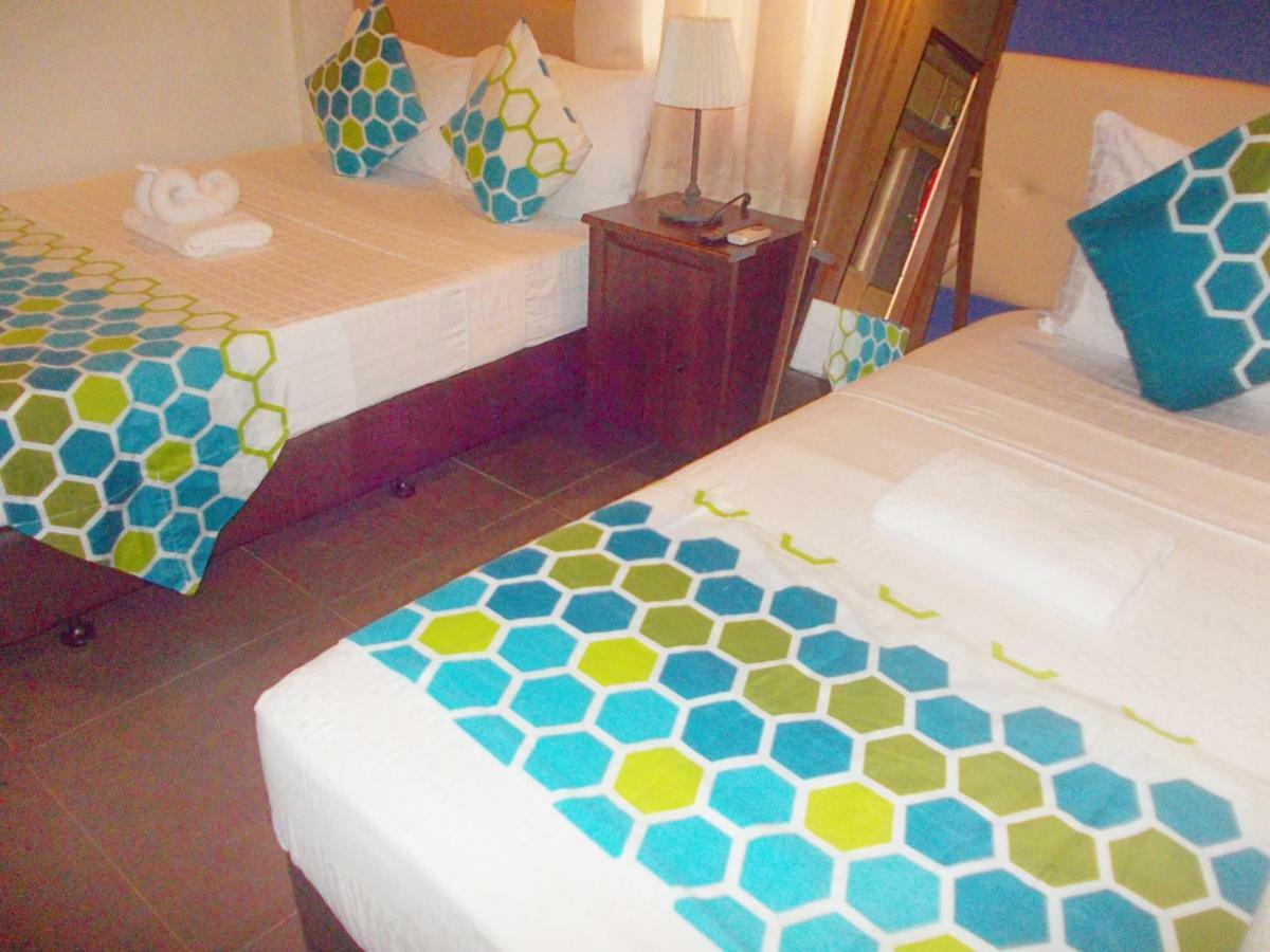 Abrhys Ridge Inn Корон Екстериор снимка