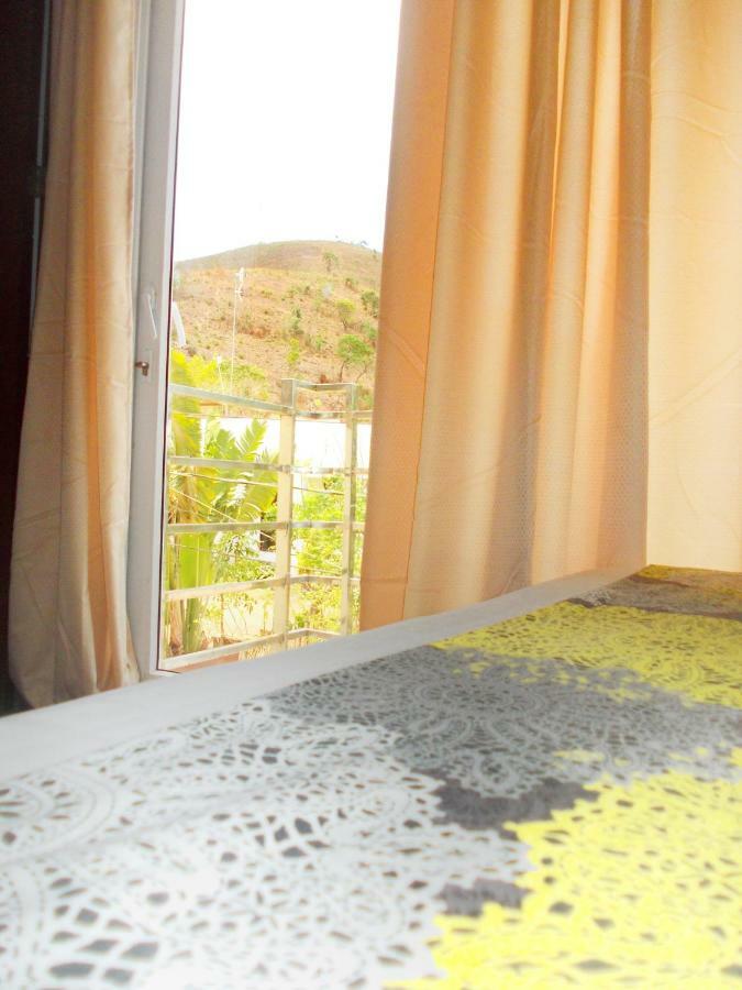 Abrhys Ridge Inn Корон Екстериор снимка